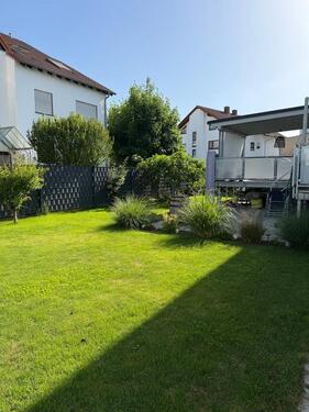 Foto - Kernsanierte 4,5-Zi.-Erdgeschosswohnung mit XXL-Garten & 2 Garage