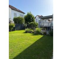 Kernsanierte 4,5-Zi.-Erdgeschosswohnung mit XXL-Garten & 2 Garage - Stutensee