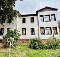 Zentrumsnahe 6-Raum-Wohnung in Georgenthal mit Kamin