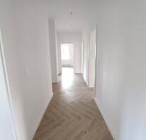 Moderne 4-Zimmer-Wohnung mit Balkon in Gera