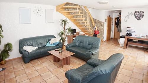 Foto - Großzügige 3,5 Zimmer Maisonettewohnung mit Balkon und Garage