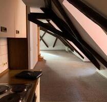 Charmante Dachgeschoss Altbauwohnung im Herzen der Altstadt – ideal für handwerklich Begabte - Bad Windsheim