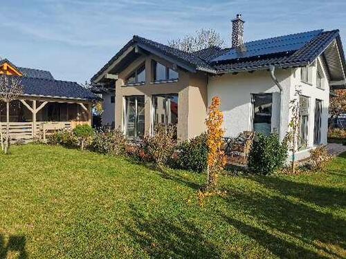 Foto - Bungalow mit ausgefallener exkl. Architektur KFW 40 Plus