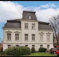 Wohnung in Villa 1. OG - 1.025,00&nbsp;EUR Kaltmiete, ca.&nbsp; 222,00&nbsp;m&sup2; in Holzminden (PLZ: 37603)