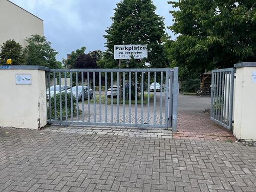 Foto - Sicherer Stellplatz mit elektrischem Tor in zentraler Lage