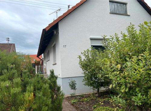 Foto - Einfamilienhaus in Flein, freistehend, mit Garten.