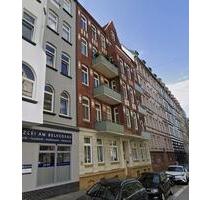 Schöne 3 Zimmer Altbauwohnung mit Loggia und Balkon - Kiel Wik