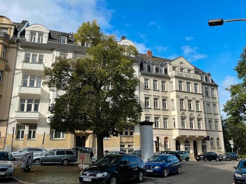Foto - Schöne und großzügige Dachgeschoss - Wohnung mit Einbauküche!