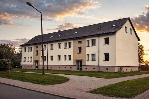 Foto - Modernisierte Eigentumswohnung mit Garage und Garten 