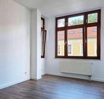 Frisch renoviert! 1-Zimmer-Wohnung mit Einbauküche - Köthen (Anhalt)