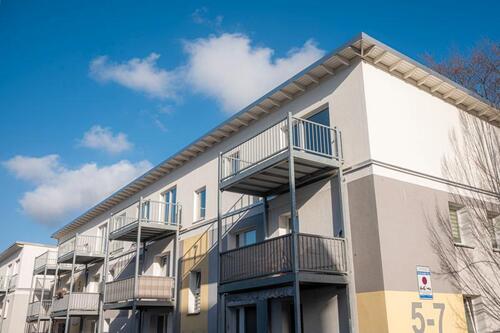 Foto - Helle 2-Zimmer-Dachgeschosswohnung mit offener Küche & Balkon – sofort bezugsfertig