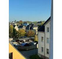 Helle Dachgeschosswohnung mit Küche - Oelsnitz (Erzgebirge)