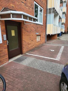 Foto - Stellplatz Parkplatz auf Hinterhof Kiel Knooper WegJungmannstr