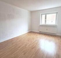 Helle 3-Zimmer-Wohnung mit Balkon in Zeitz-Forststraße