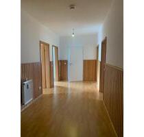 Helle 3 Zimmer EG Wohnung mit EBK und Balkon in Rück! - Elsenfeld