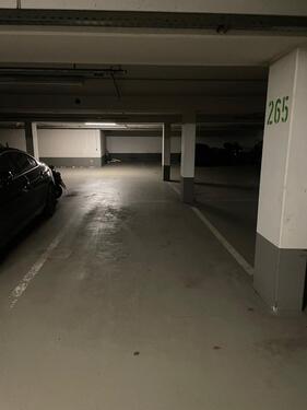 Foto - Tiefgaragenstellplatz gegenüber den GEP