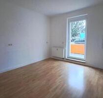 Helle Erdgeschosswohnung mit Balkon in Zeitz