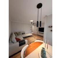 Ohne Makler, saniert,möbliert: 4.5 Zimmer mit EBK, FBH, Balkon - Bochum Bochum-Mitte