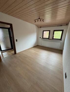 Foto - 3 Zimmer DG-Wohnung - 1.030,00 EUR Kaltmiete,