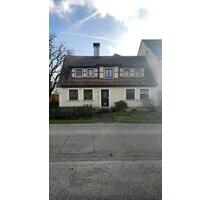 Wohnhaus mit Scheune und Garage - Feuchtwangen