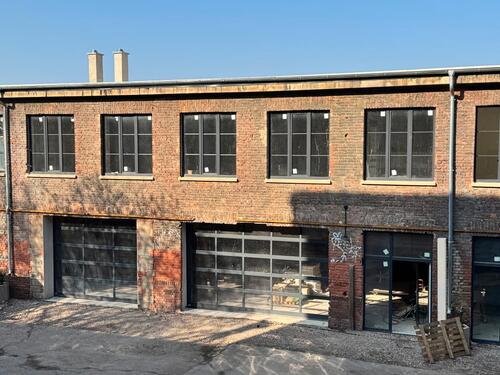 Foto - TRIEBWERK Werkstatt-ATELIER mit 2x Tor 4x PKW-Plätze Büro