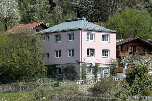 Foto - Einfamilienhaus mit Einliegerwohnung und Garten