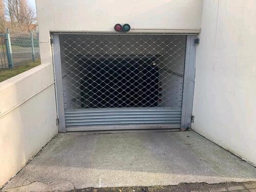 Foto - Tiefgarage Stellplatz - 80,00&nbsp;EUR Miete,