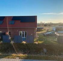 Sonnige DHH in Elbnähe KFW40 - 499.000,00&nbsp;EUR Kaufpreis, ca.&nbsp; 131,00&nbsp;m&sup2; in Winsen (Luhe) (PLZ: 21423)