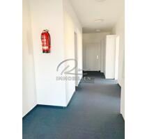 Helle und gepflegte Bürofläche ca. 100 m² mit WC, Bad und Küche im 3.OG in HH-Billbrook zu vermieten - Oststeinbek