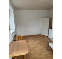 Zimmer ab sofort bezugsfrei - 410,00&nbsp;EUR Kaltmiete, ca.&nbsp; 15,00&nbsp;m&sup2; in Schwenningen (PLZ: 89443)
