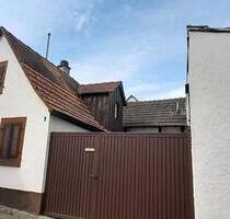 Sanierungsbedürftiges Wohnhaus mit vielfältigem Ausbaupotential - Großfischlingen