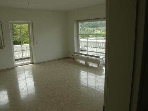 Foto - Helle 3-Zimmer-Wohnung mit großem Balkon in Möckmühl zu vermieten