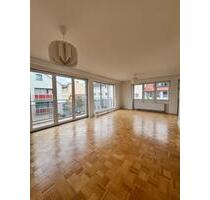 MT an CS 21.8. zum 16.9. Stilvolle 2 Zimmer Wohnung im Zentrum von Niederrad - Frankfurt am Main