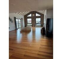 Große, lichtdurchflutete Wohnung auf 2 Etagen - Schwalmstadt