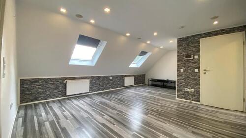 Foto - Dachgeschosswohnung, 3 Zimmer, DG