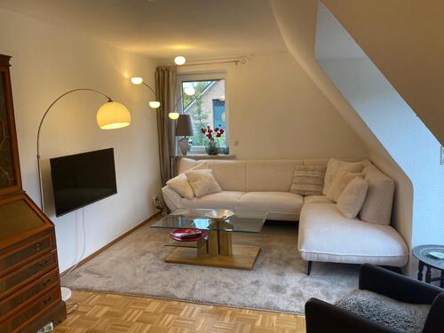 Foto - Helle und möglierte 2-Zimmer-DG-Wohnung in ruhiger Lage