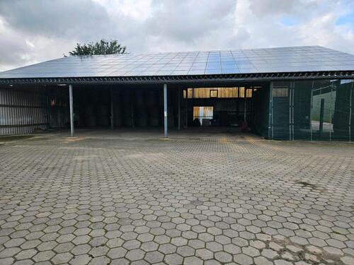 Foto - Stellplatz Wohnwagen, Wohnmobil, Baumaschinen