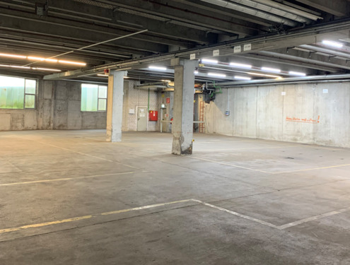 Foto - Top geschnittenes Lager mit ebenerdiger Andienung und Rolltor ab 2 EURm²!*