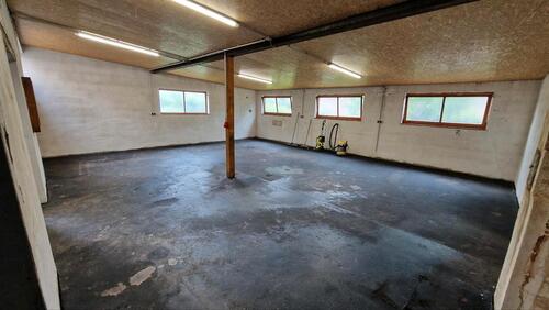 Foto - 160m² Werkstatt Lagerraum Halle Garage Stellplatz Lager