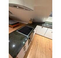 Dachwohnung mit Balkon, Kamin, großer Küche und Regenwalddusche - Grünsfeld