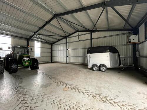 Foto - Stellplatz, Wohnmobil, Wohnwagen, Halle, Unterstand, Carpot