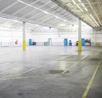 Ebenerdig andienbare Lagerhalle mit Rolltor - Markgröningen