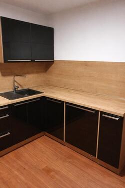 Foto - Schöne 2 Zimmer Wohnung mit Einbauküche , Bad und Flur