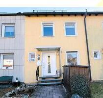 Gepflegtes Wohnhaus mit Garage, Reihenhaus, Haus in Waldershof