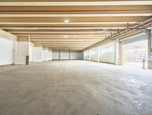 Foto - Top-Logistikfläche mit Rampe und Büro –ab 2 EURm²!*