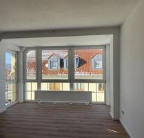 Sonnige 2-Zimmer-Dachgeschosswohnung mit Sundblick – Erstbezug nach Renovierung – Garage inklusive - Stralsund