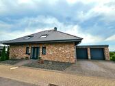 Foto - Haus mit großem Schwimmteich zu verkaufen (provisionsfrei)