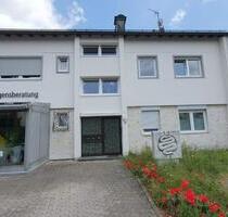 Helle 3-Zimmer DG-Wohnung - 180.000,00&nbsp;EUR Kaufpreis, ca.&nbsp; 63,00&nbsp;m&sup2; in Oberderdingen (PLZ: 75038)