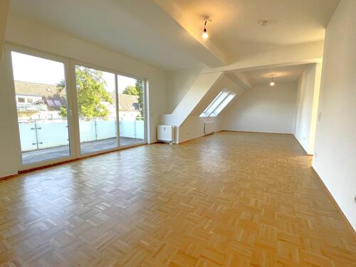 Foto - *Tolles Wohnstudio mit großem Balkon, Parkettboden, 2 Tageslichtbäder*