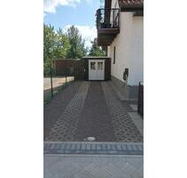 Stellplatz mit LadestationLadesäule (Wallbox) für E-Auto - Oranienburg